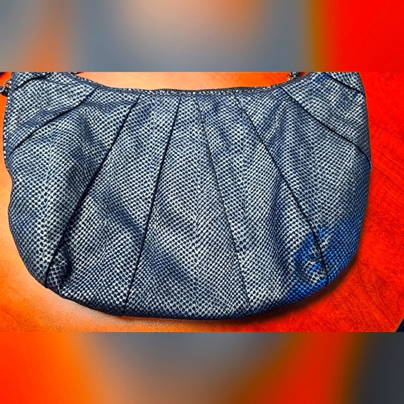 Rafé New York, Rare Vintage Snake Skin look Black/Silver Purse. Large - Picture 6 of 6